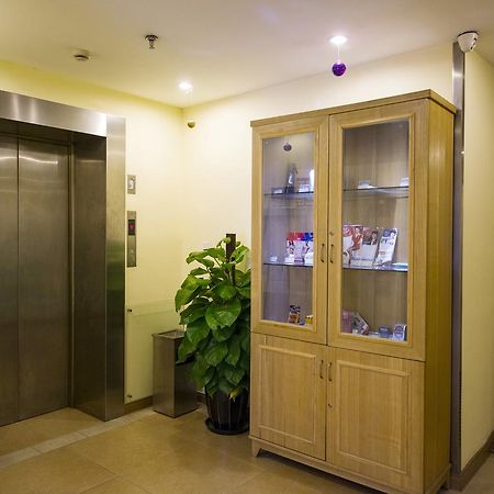 Home Inn Shanghai Lujiabang Road Metro Station Exteriör bild